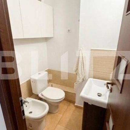 Apartament cu 3 camere de închiriat | Plopilor | Parcare - Fotografie 1