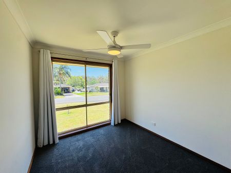 Neatly Presented Three Bedroom Home In Buttaba - Photo 4