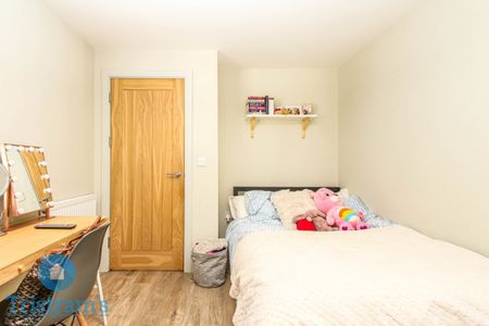 2 bed Apartment for Rent - Photo 5