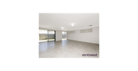 SPACIOUS HOME WITH DUCTED REVERSE CYCLE AIR - Photo 3