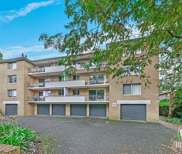 Quiet, Renovated, and Beautifully Presented in Prime Location! - Photo 1