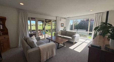 Light, Sunny, Warm and Quiet! - Photo 4