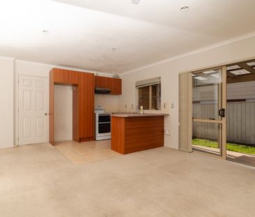 Charming 4 Bedroom, 3 Bathroom Home in the Heart of Panmure - Photo 6