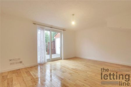 3 bedroom semi-detached house to rent - Photo 2