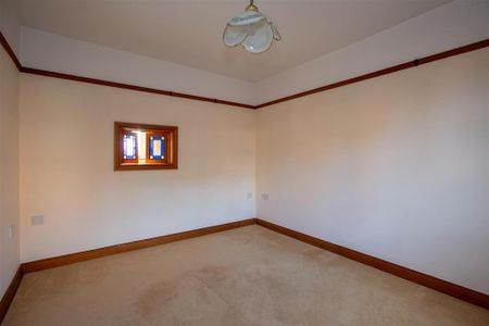 4 bedroom detached house to rent - Photo 5