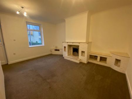3 bedroom end of terrace house to rent - Photo 3