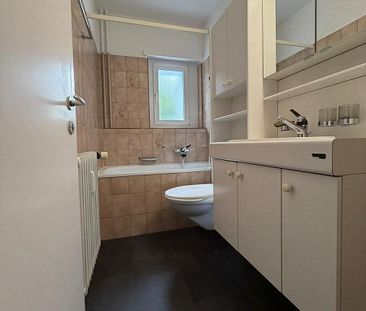 Helle 2.5-Zimmerwohnung mit Balkon, Lift und Einstellplatz - Photo 5