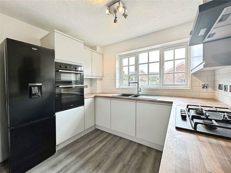 Rachaels Lake View, Warfield, Bracknell, RG42 - Photo 3