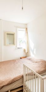 To Let 2 Bedroom Flat - Photo 3