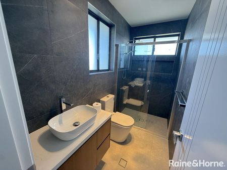 Contemporary Family Home in Prime Austral Location - Photo 5