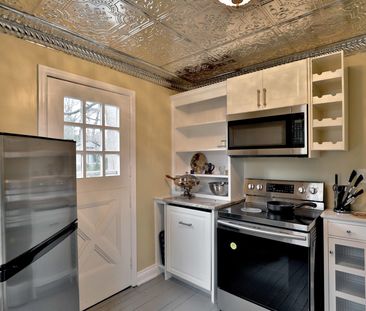 For Lease - 243 Shoreacres Road Unit# Cottage, Burlington, Ontario - Photo 2