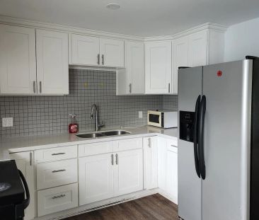 Detached Home For Lease | X8490114 - Photo 6