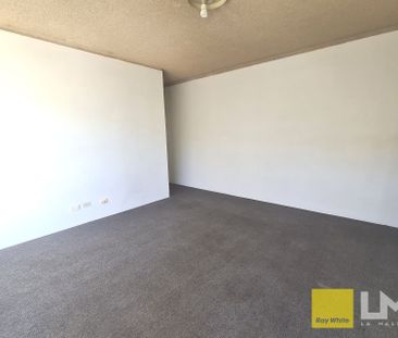 2-BEDROOM APARTMENT IN IDEAL LOCATION - Photo 1