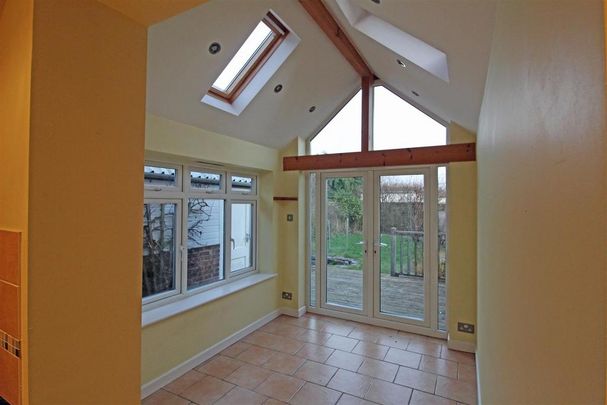 3 bedroom semi-detached house to rent - Photo 1