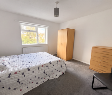 4 bedroom detached house to rent - Photo 4