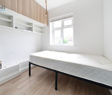 4 bedroom semi-detached house to rent - Photo 5