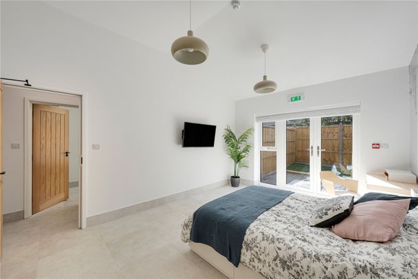 Southmead Road, Filton - Photo 1