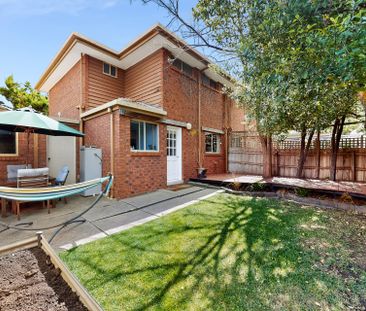 Effortless Living with Modern Appeal - Photo 6