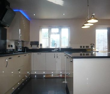 4 bedroom house to rent - Photo 3
