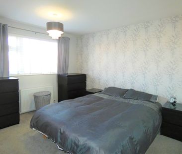 3 bedroom house to rent Repton Close, S40 - Photo 4