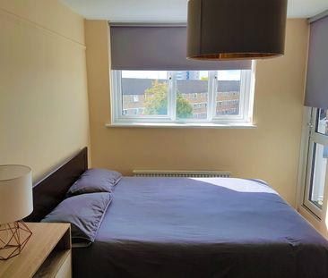 Bedsit, Lucey Way, SE16 - Photo 2