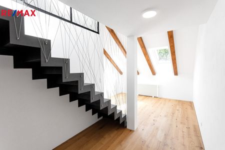 Pronájem bytu o dispozici 2+kk v ulici Slavětínská, Praha - Klánovice - Photo 4