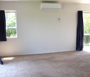 3 bedroom house in Unsworth Heights - Photo 5