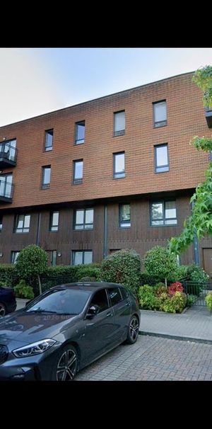 3 Bed Flat, Meadowside, SE9 - Photo 2