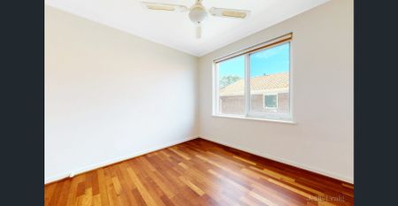 Spacious 2 Bedroom Apartment Close to Everything - Photo 5