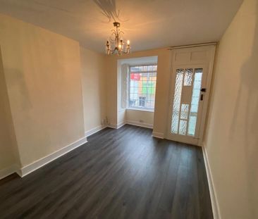 2 bedroom end of terrace house to rent - Photo 2