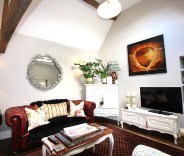 3 bedroom barn conversion to rent - Photo 2