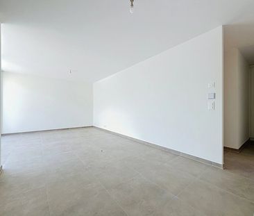 A louer à Uvrier grand 2.5 pièces en attique avec terrasse - Foto 1