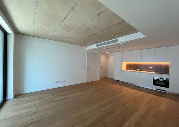 Apartamento T1 no empreendimento DOCA Praia da Barra.