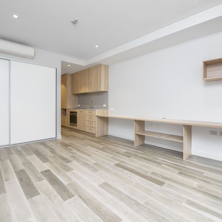 Luxury Studio Apartment - Photo 3
