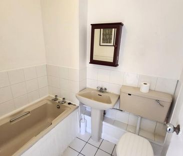 Studio to rent - Photo 6
