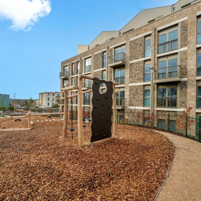 2 bedroom flat to rent - Photo 1