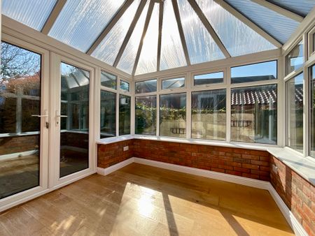 2 bedroom Detached Bungalow to let - Photo 5