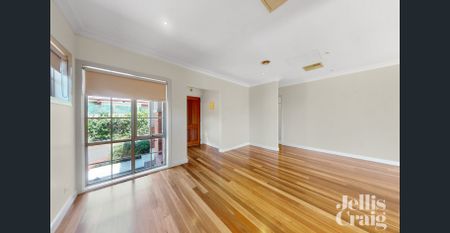 STUNNING SPACIOUS VILLA - Photo 3