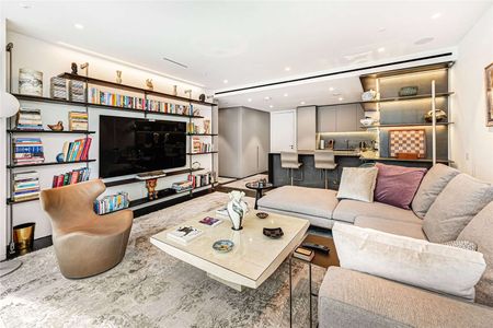 Beautiful 2 bedroom luxury apartment in the highly desirable Nova Building with 24/7 concierge, gym, lounge, cinema, roof terrace and meeting room. - Photo 3