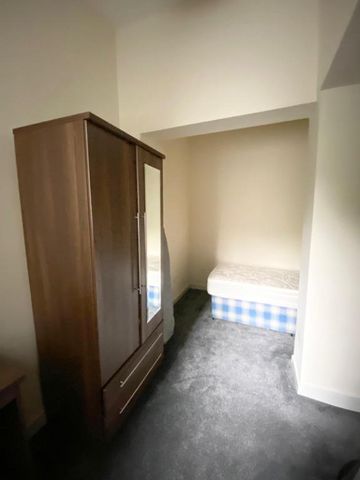 3 bedroom flat to rent - Photo 5