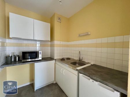 Location Appartement 1 pièce 42m² CHATEAUROUX 36000 - Photo 5