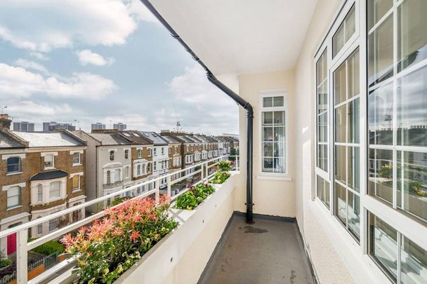 3 bedroom flat to rent - Photo 1