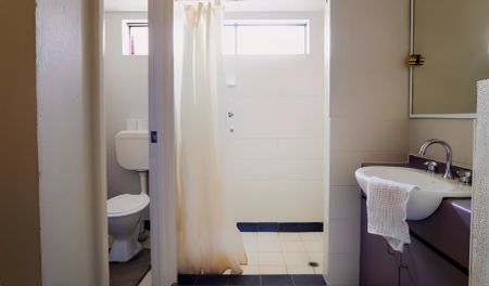 george james house : 6 Bedroom Apartment - Photo 3