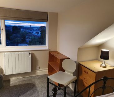 4 bedroom house - Photo 6