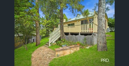 Charming 3-Bedroom Home with Studio in Hazelbrook - Photo 5