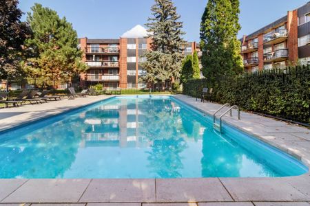 5025 Boul. des Sources, #302 - Photo 2