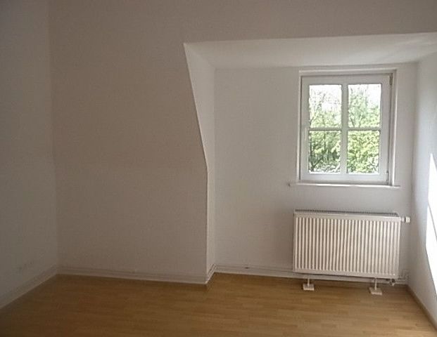 Gemütliche DG-Wohnung mit Einbauküche – 37,8 m², verfügbar ab Januar - Foto 1