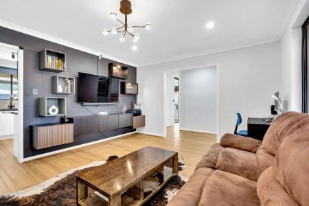 “Charming 3-Bedroom Home in a Convenient Parafield Gardens Location” - Photo 4