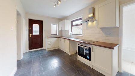 3 bedroom semi-detached house to rent - Photo 5