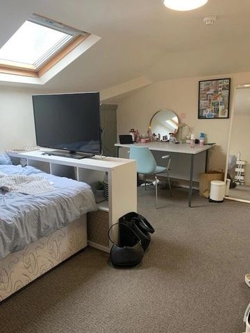 1 bedroom in a house share to rent - Photo 3